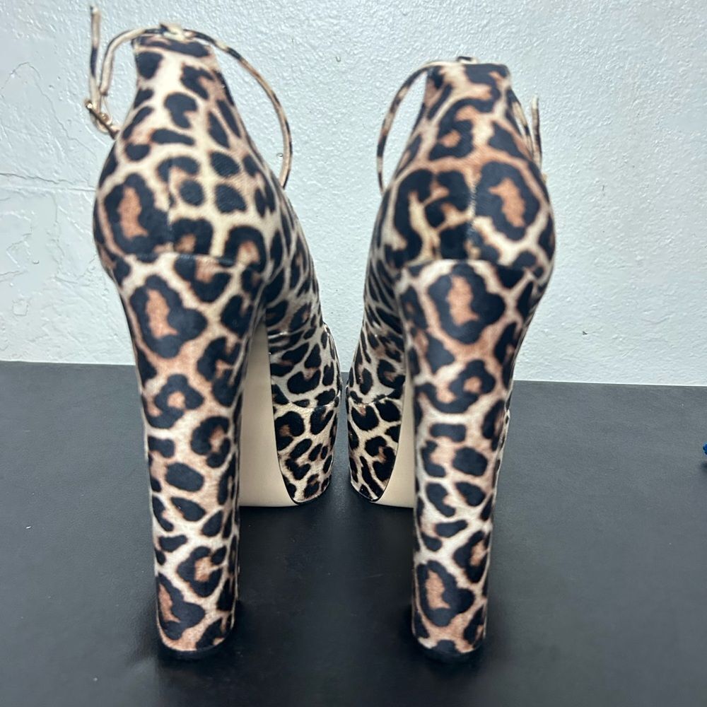 Steve Madden leopard velvet ankle strap platform pumps Size 10 - Picture 5 of 11